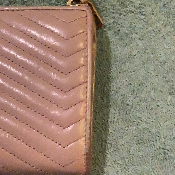 AUTHENTIC MIU MIU RIBBON ROUND ZIP QUILTED WALLET- Blush Pink/Taupe Color - Picture 7 of 12